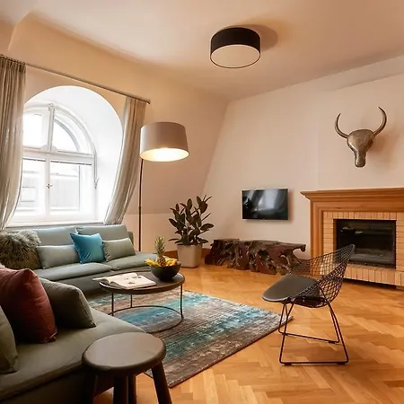 Appartement Zatecka N°14 *